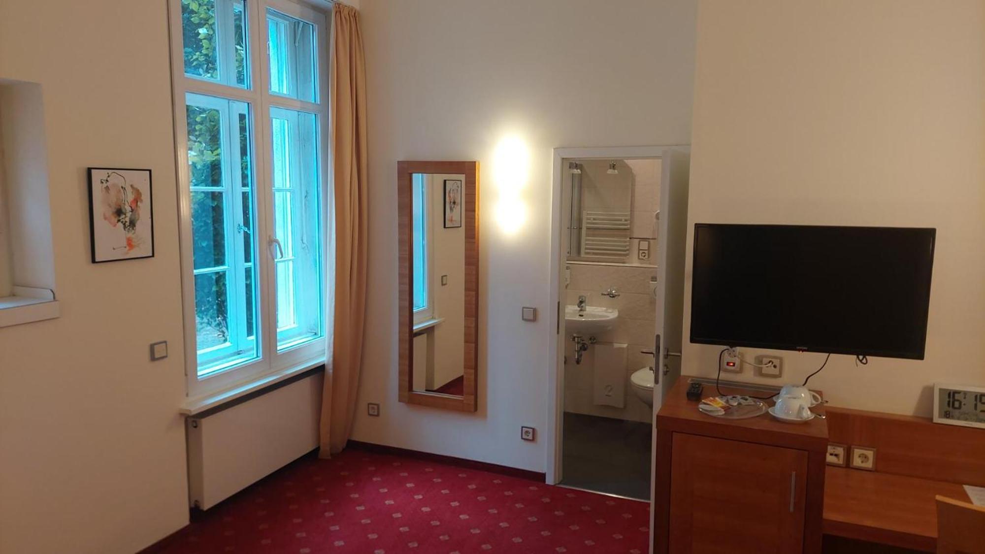 Die Villa, Zimmer 17, Dz Leverkusen Ngoại thất bức ảnh