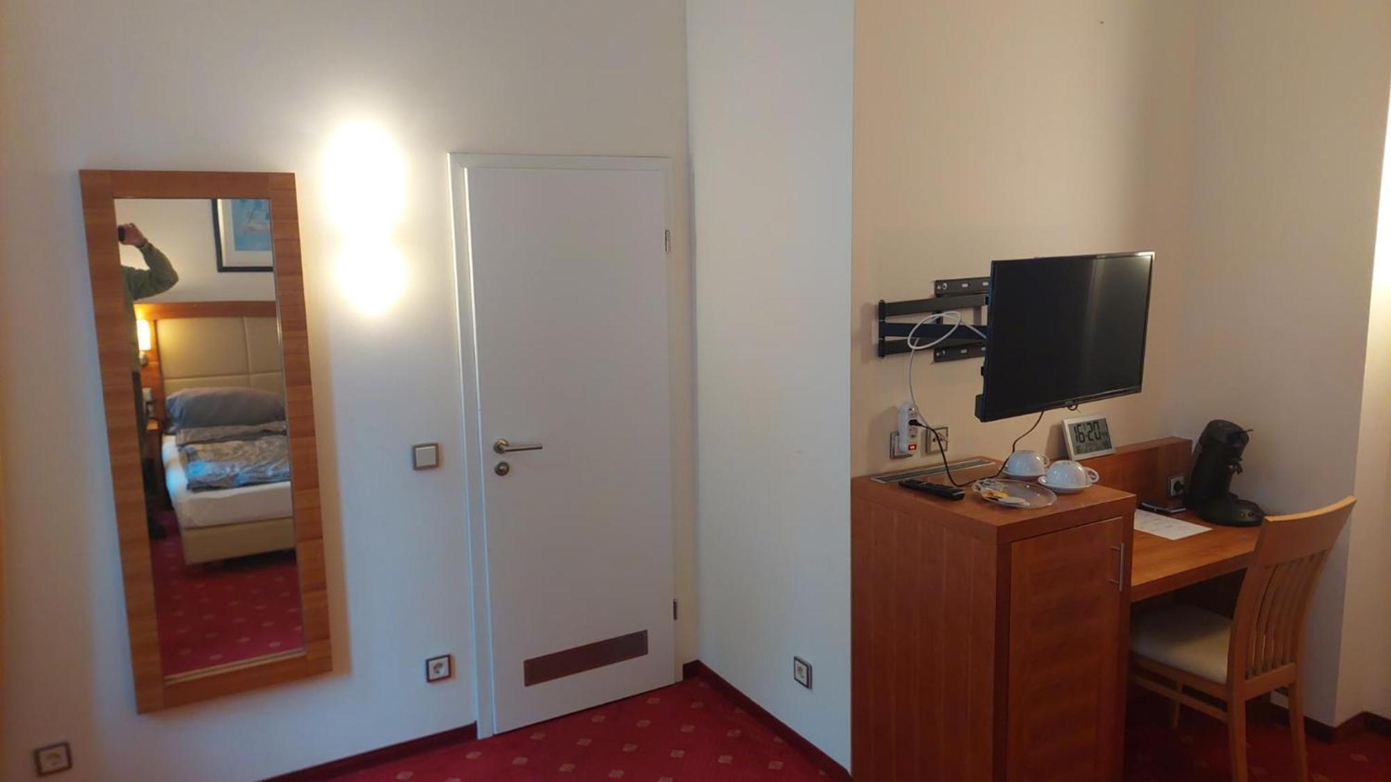 Die Villa, Zimmer 17, Dz Leverkusen Ngoại thất bức ảnh
