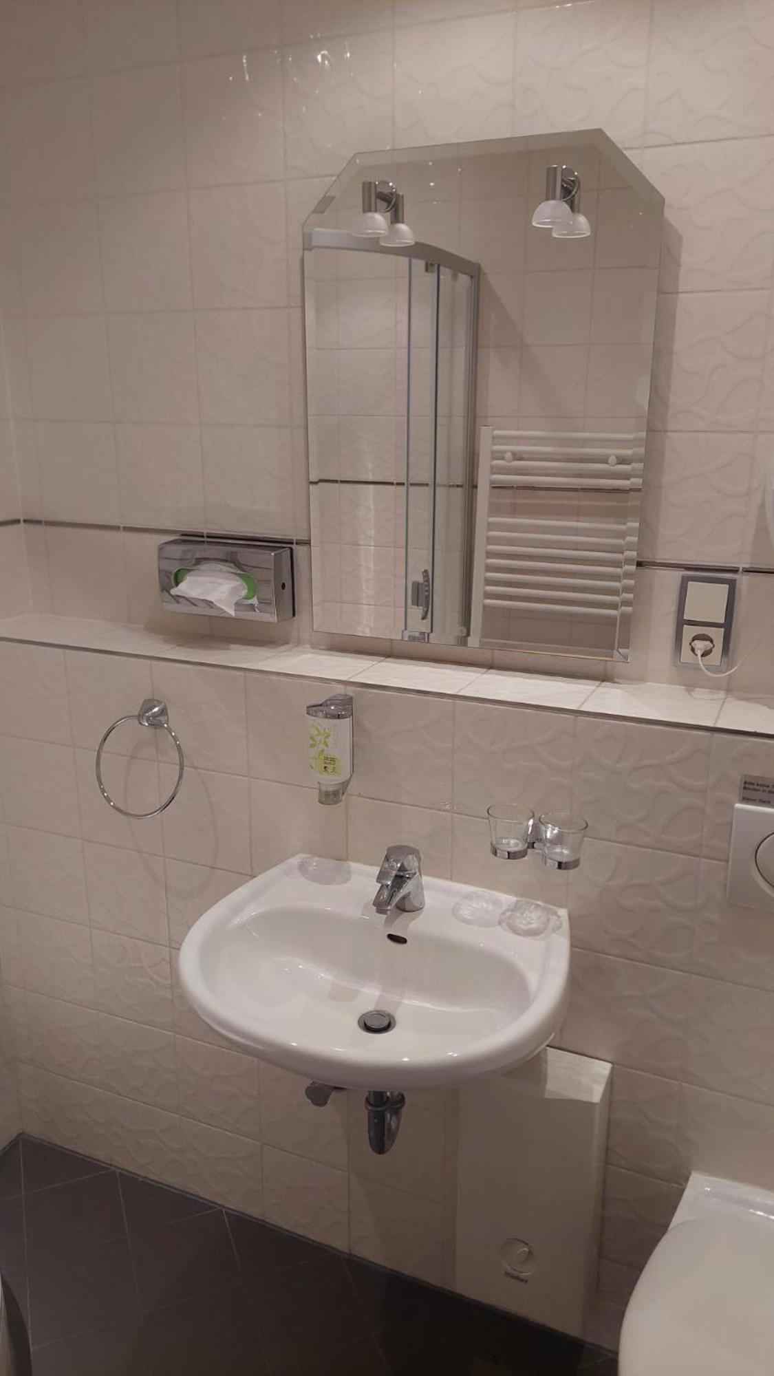 Die Villa, Zimmer 17, Dz Leverkusen Ngoại thất bức ảnh