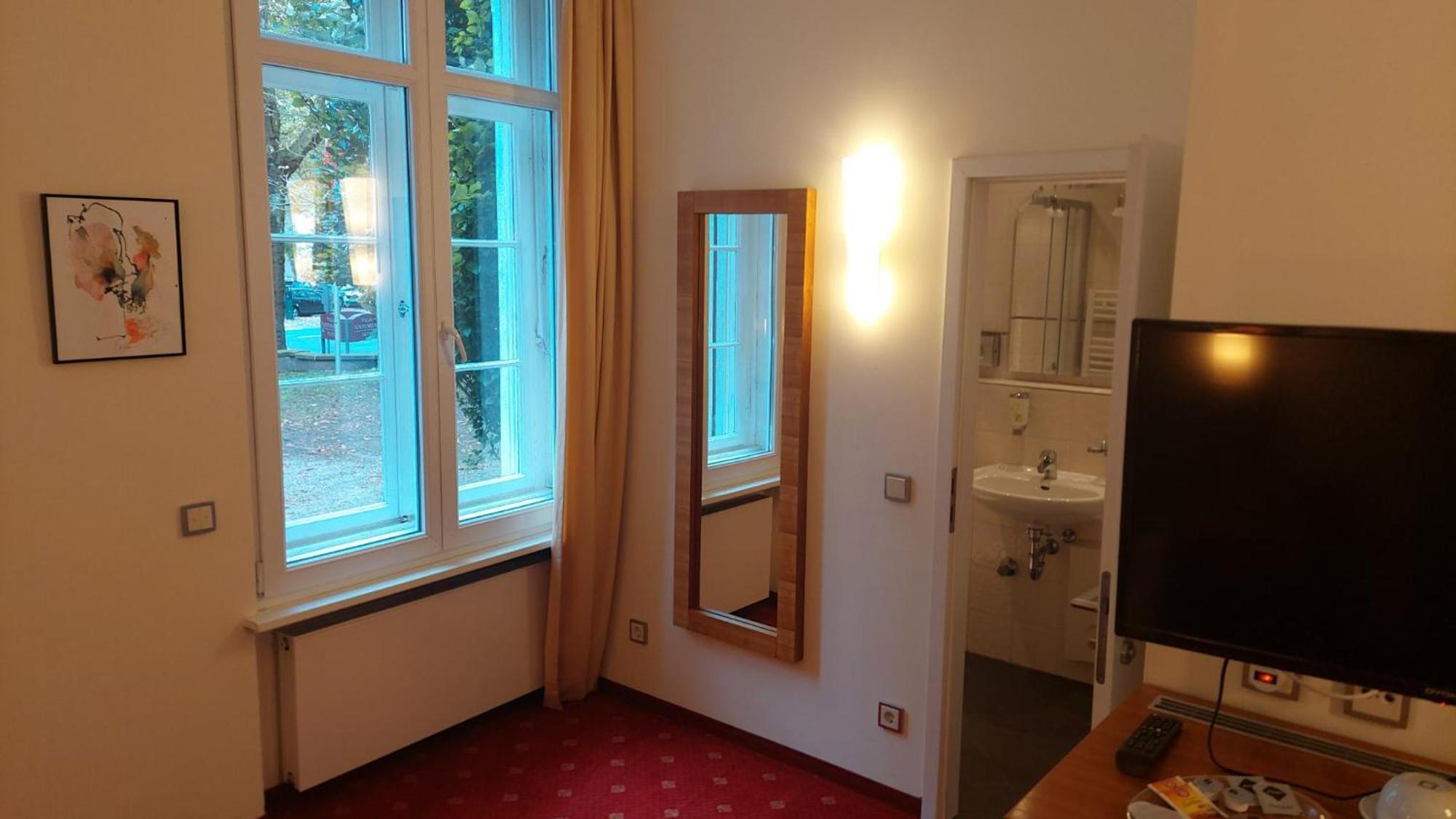 Die Villa, Zimmer 17, Dz Leverkusen Ngoại thất bức ảnh